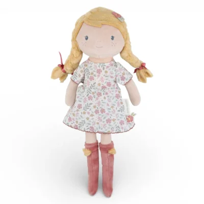 Μια μαλακή υφασμάτινη κούκλα Little Dutch Julia με λουλουδένιο φόρεμά και πλεξουδάκια για ατελείωτες αγκαλιές.
